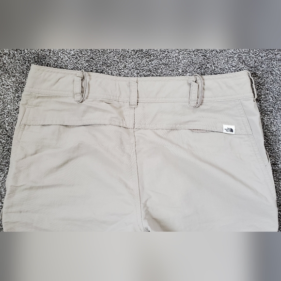 EUC The North Face Women’s Bridgeway Zip-Off Pants - Picture 9 of 12